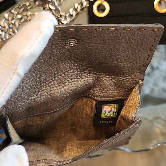Fendi Gold Tan Wallet On An Unbranded Chain - Picture 11 of 12